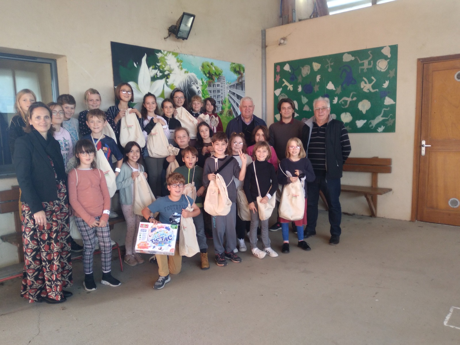 Remise des prix du concours de dessin PCAET